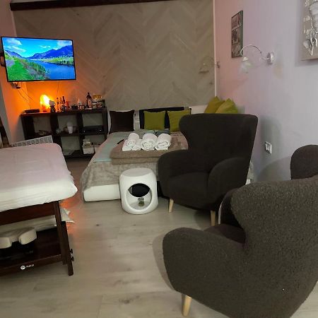 Regina Delux Apartman Gyula Exteriör bild
