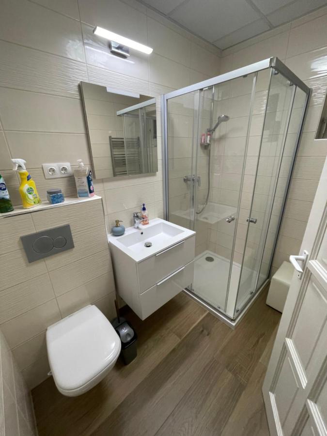 Regina Delux Apartman Gyula Exteriör bild