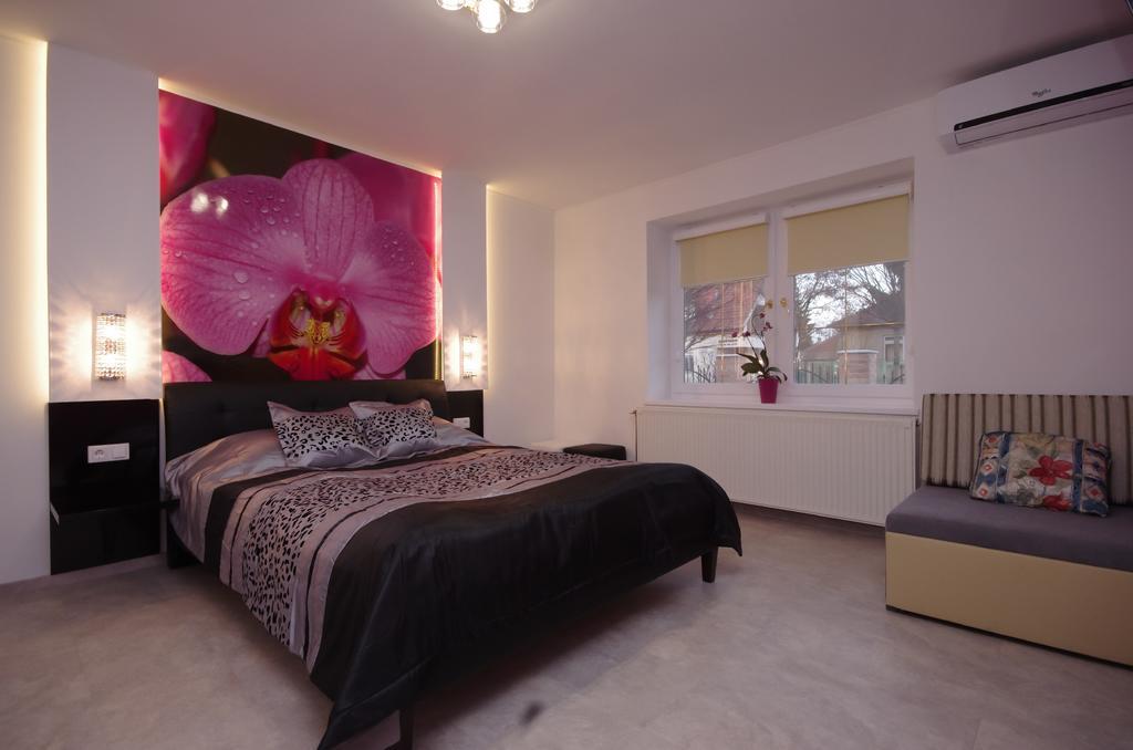 Regina Delux Apartman Gyula Exteriör bild