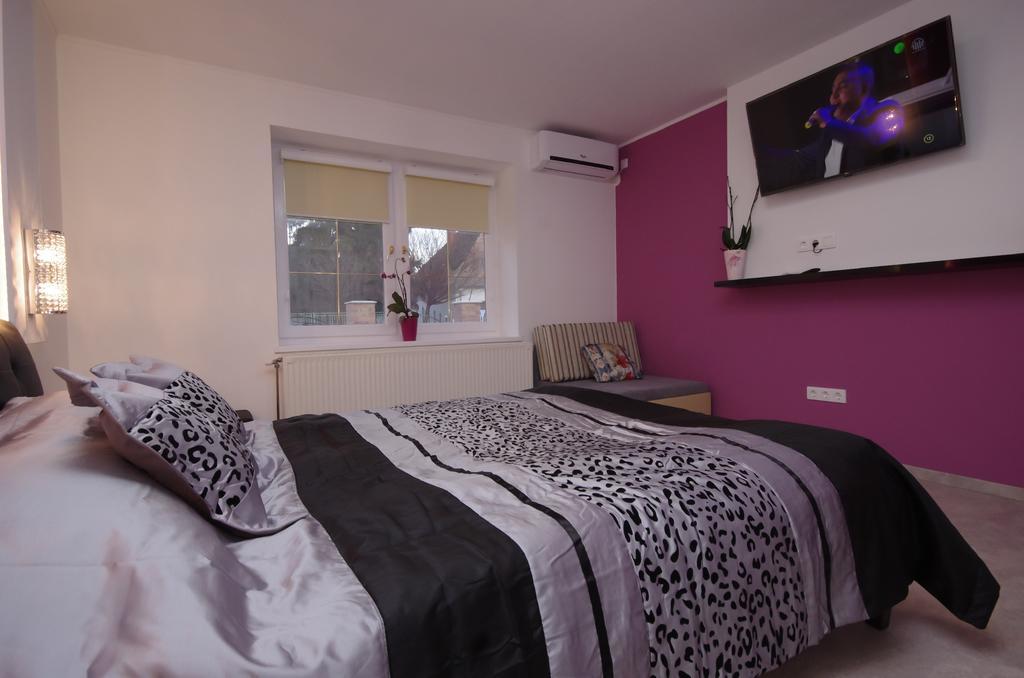Regina Delux Apartman Gyula Exteriör bild