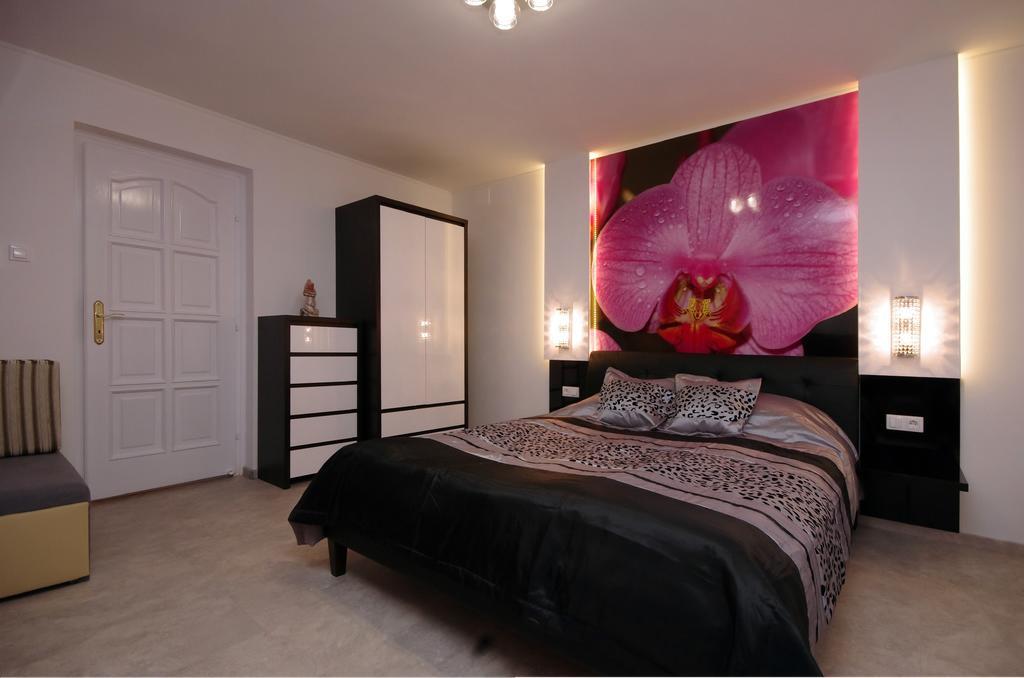 Regina Delux Apartman Gyula Exteriör bild