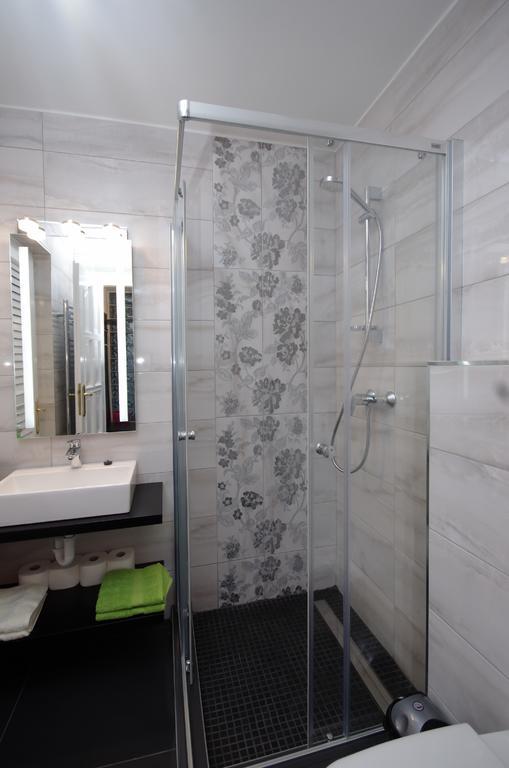 Regina Delux Apartman Gyula Exteriör bild
