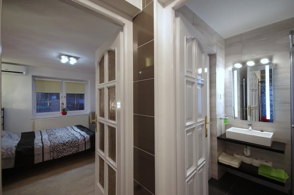 Regina Delux Apartman Gyula Exteriör bild