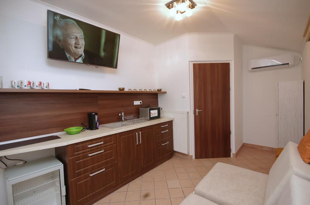 Regina Delux Apartman Gyula Exteriör bild