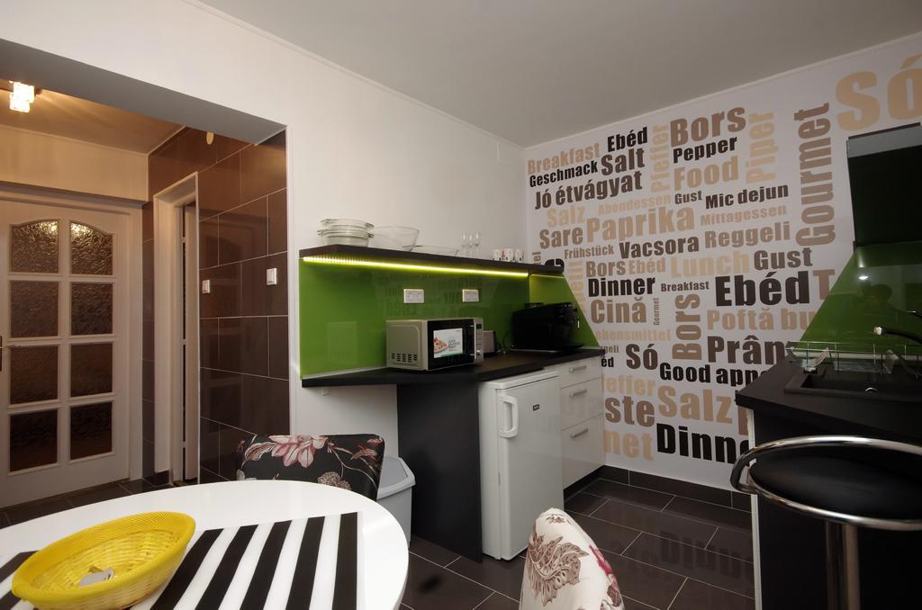 Regina Delux Apartman Gyula Exteriör bild