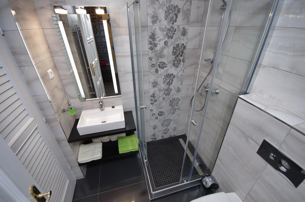 Regina Delux Apartman Gyula Exteriör bild