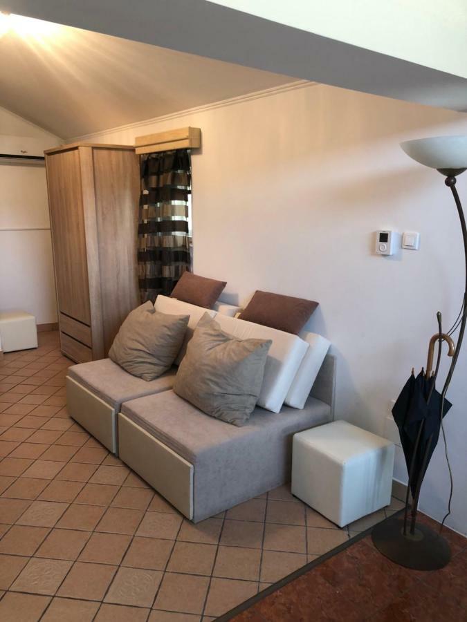 Regina Delux Apartman Gyula Exteriör bild